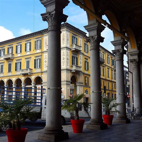 ‭Astrua‬ in Piazza Giuseppe Garibaldi 1 15121 Alessandria.